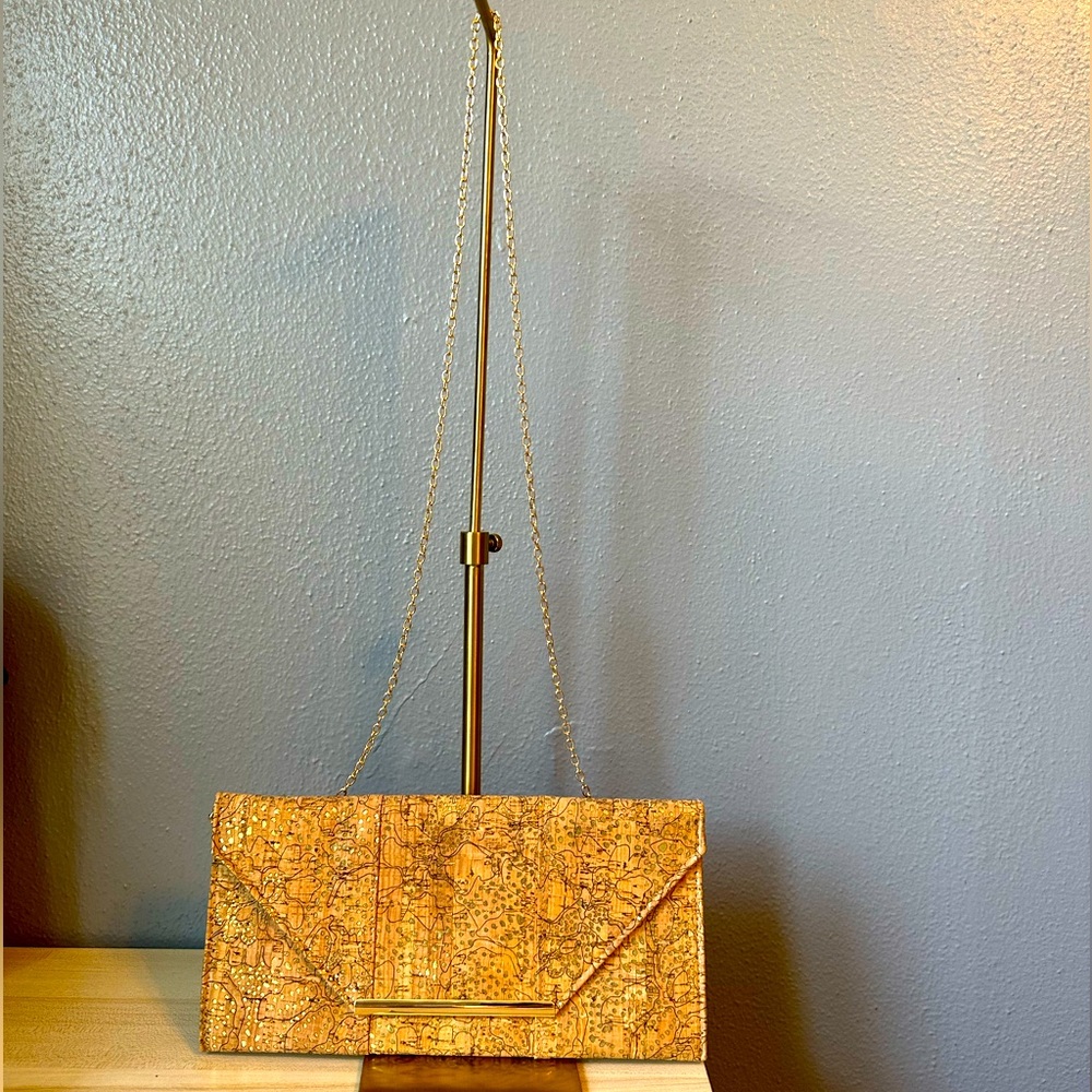 JNB CORK ENVELOPE CROSSBODY SHOULDER BAG.